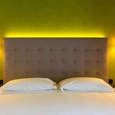 Hotel Al Campanile - Luxury Suites & Apartments บาเวโน ภายนอก รูปภาพ