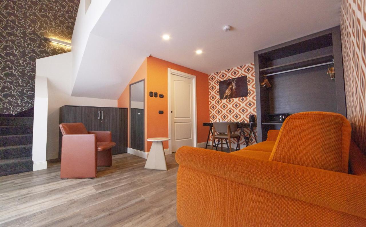 Hotel Al Campanile - Luxury Suites & Apartments บาเวโน ภายนอก รูปภาพ