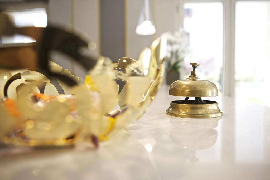 Hotel Al Campanile - Luxury Suites & Apartments บาเวโน ภายนอก รูปภาพ