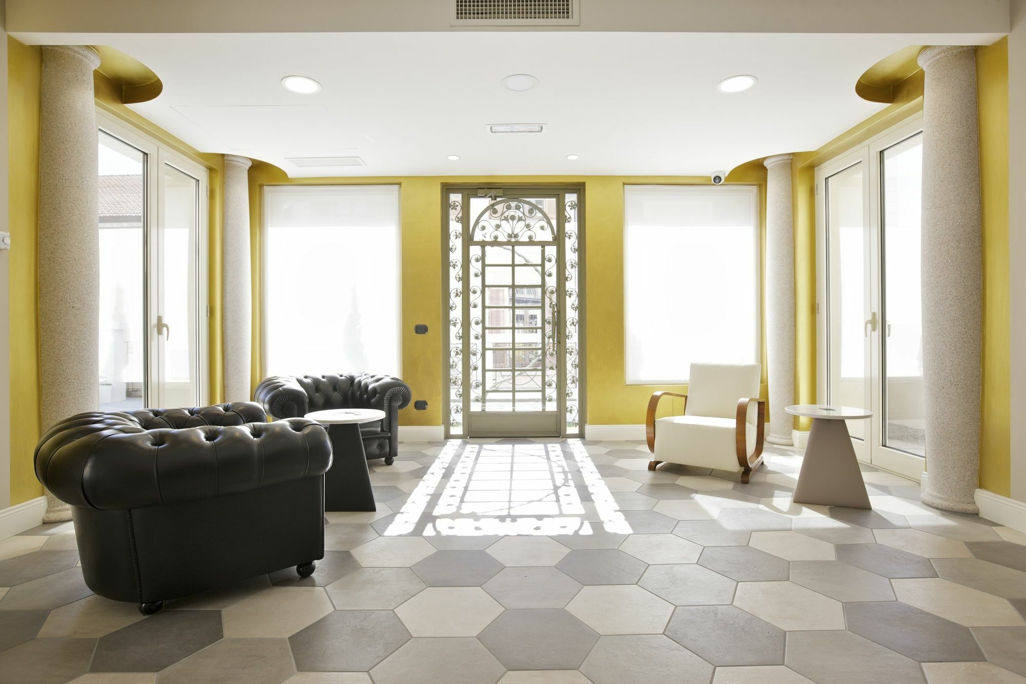 Hotel Al Campanile - Luxury Suites & Apartments บาเวโน ภายนอก รูปภาพ