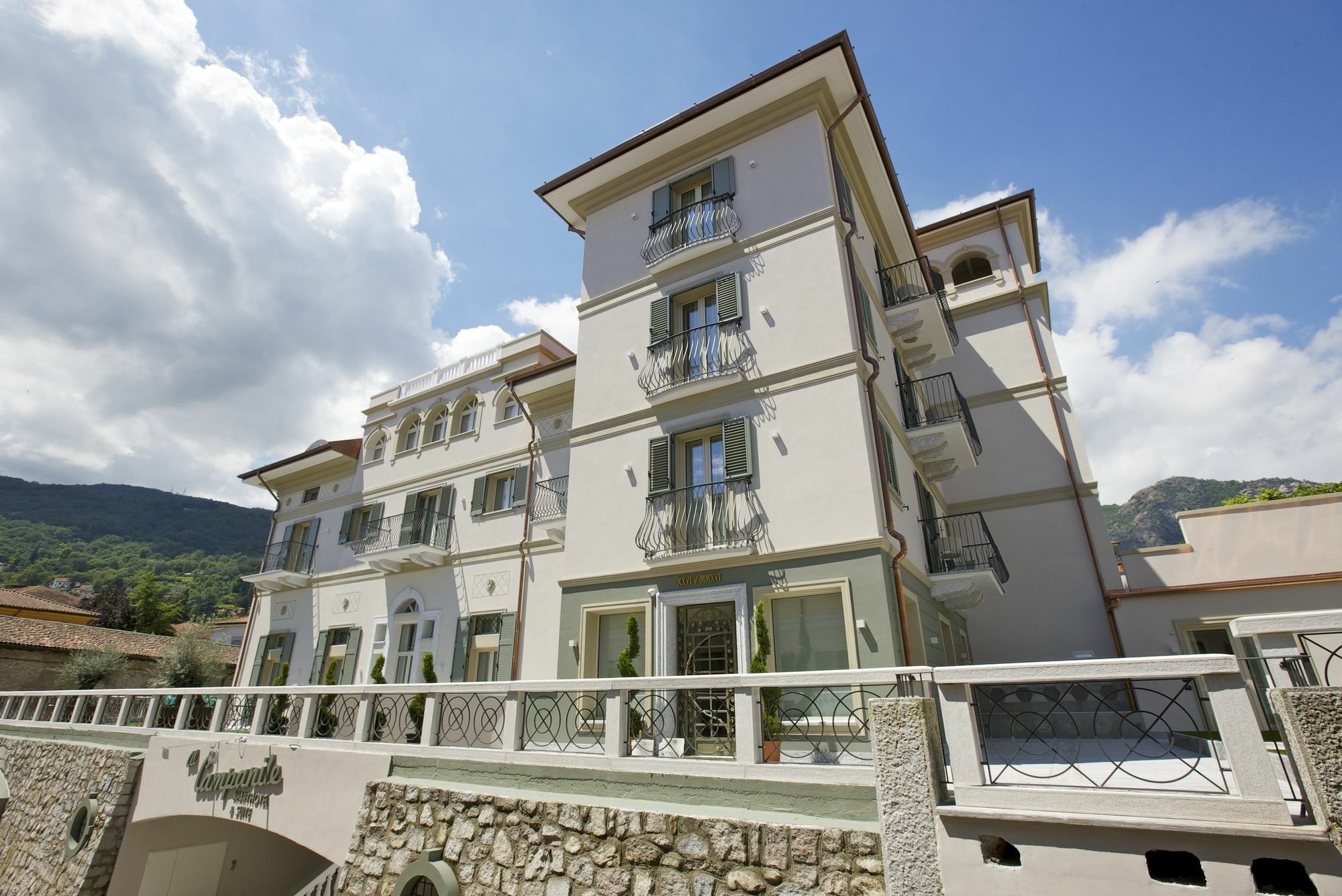 Hotel Al Campanile - Luxury Suites & Apartments บาเวโน ภายนอก รูปภาพ